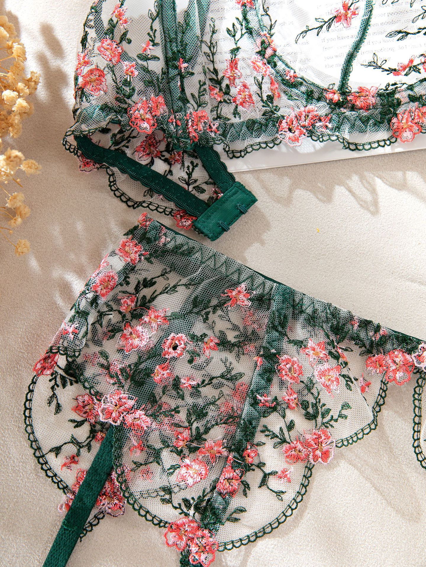 Floral Lingerie Set Sexy 4-Piece Embroidered Bra And Brief Underwear With Garter